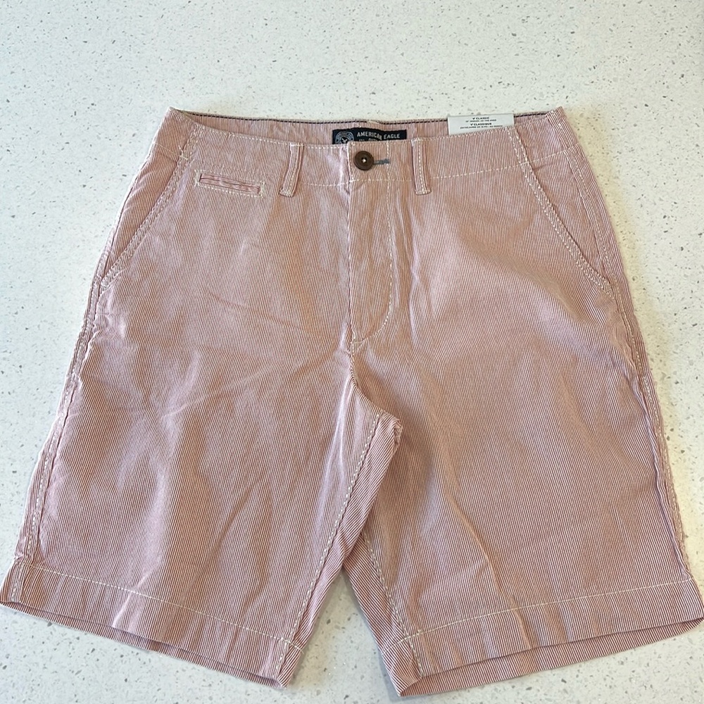 Men’s NWT 10” inseam Classic Shorts Size 32